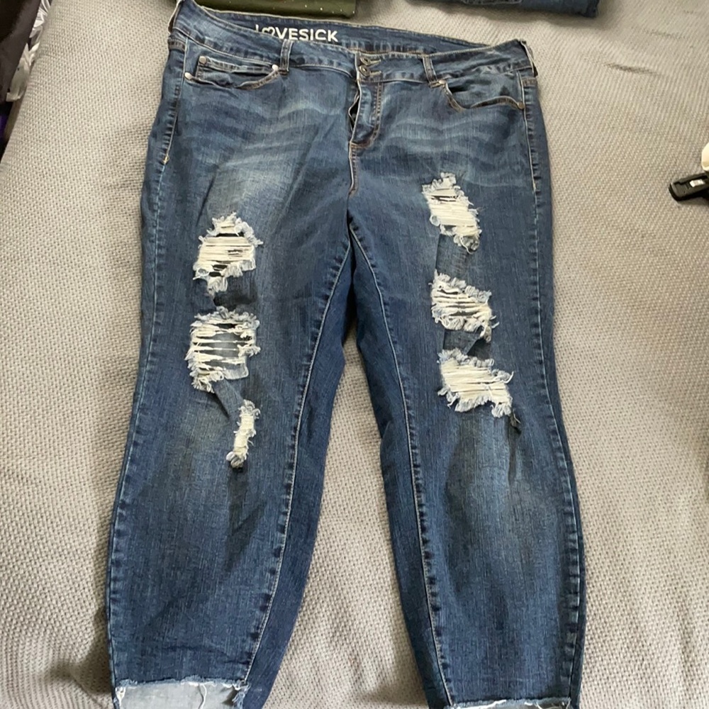 Ripped skinny jeans